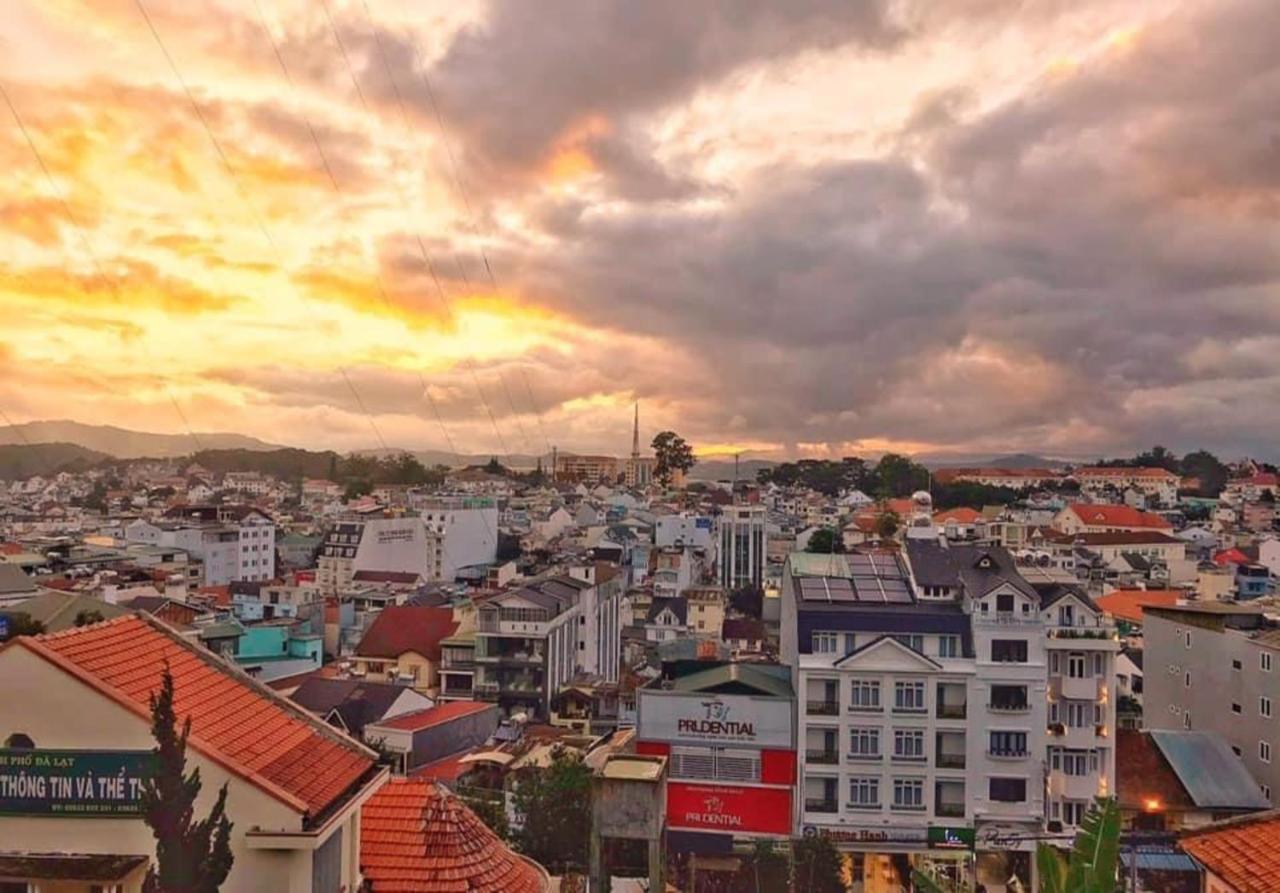 Hotel Phuong Trinh 大叻 外观 照片